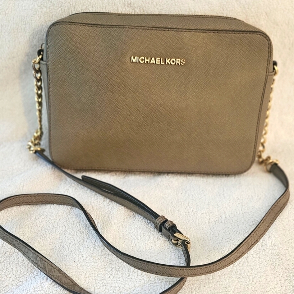 Michael Kors Cocoa Brown Leather Crossbody / Shoulder Bag Gold Chain Detail
